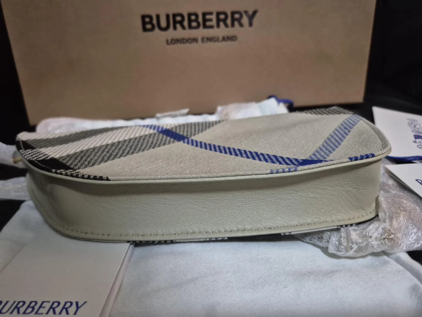 Authentic Burberry Micro Shield Chain image indicator(4)