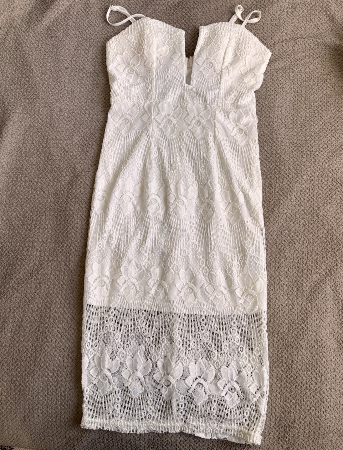 🆕L’atiste by Amy White Lace Dress - Small