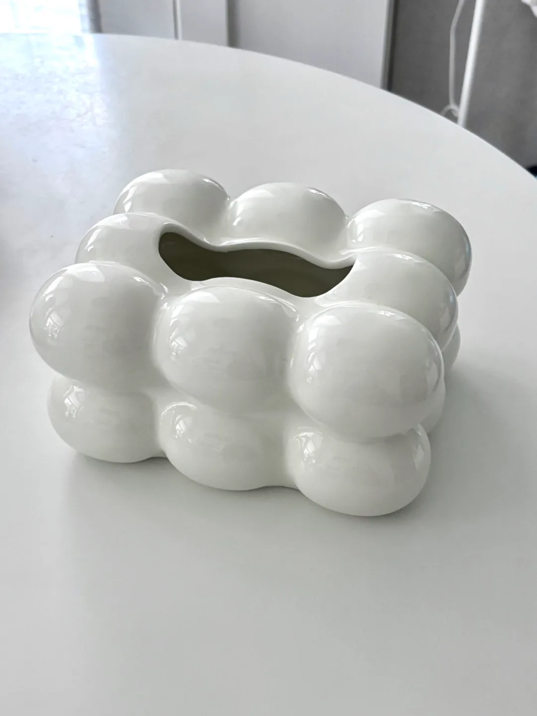 White Ceramic Bubble Tissue Box Cover image indicator(2)