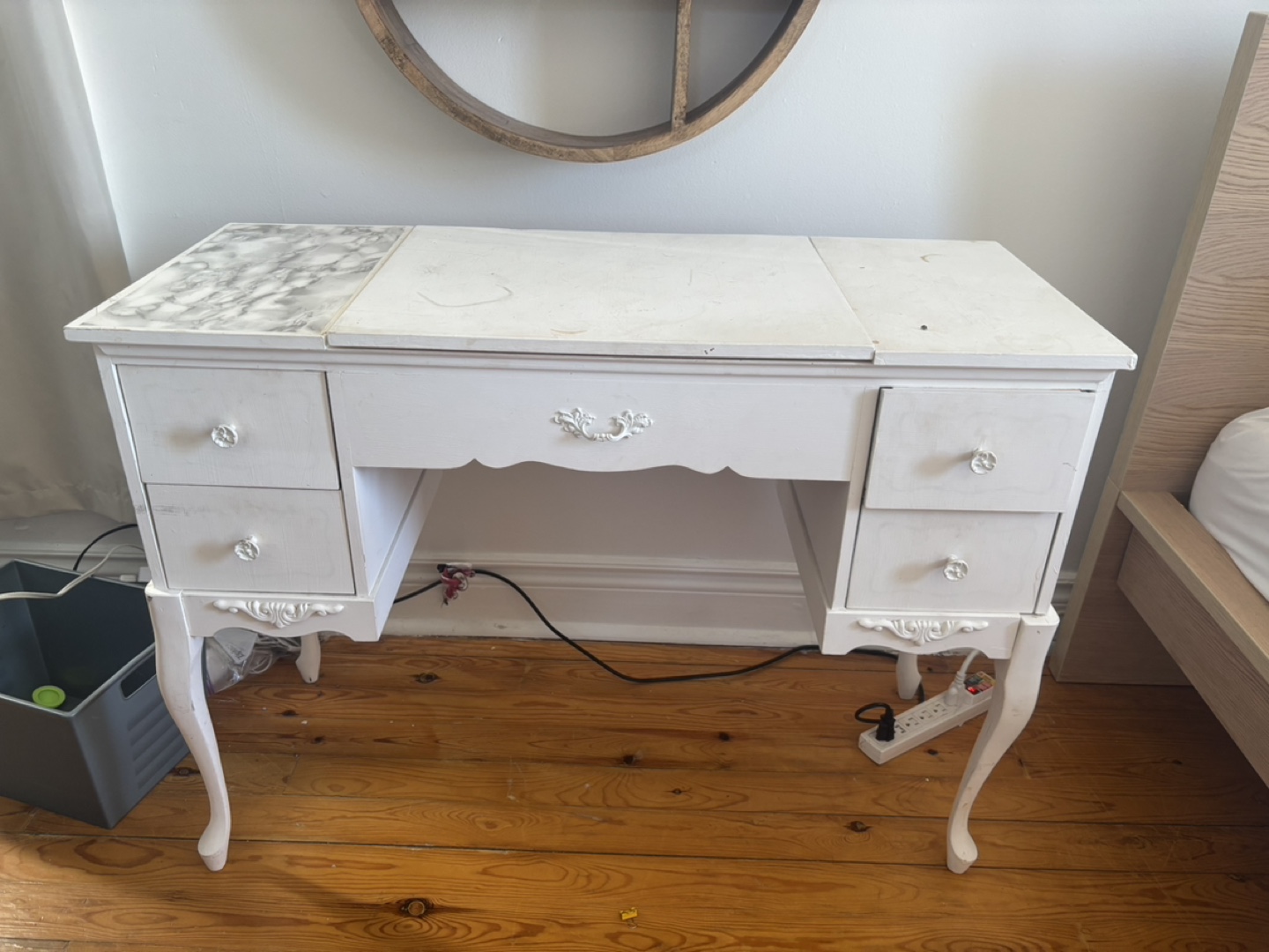 Vintage White Vanity Dressing Table with Mirror - photo 3