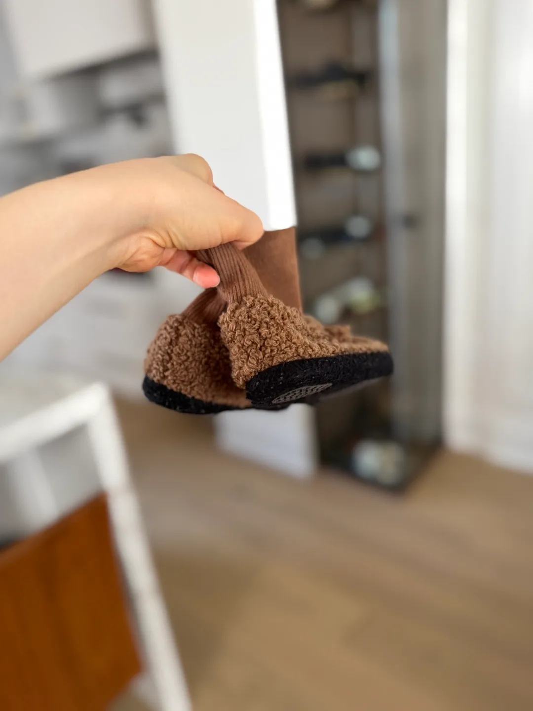 Baby Gap Bear Slippers size 6 image indicator(3)