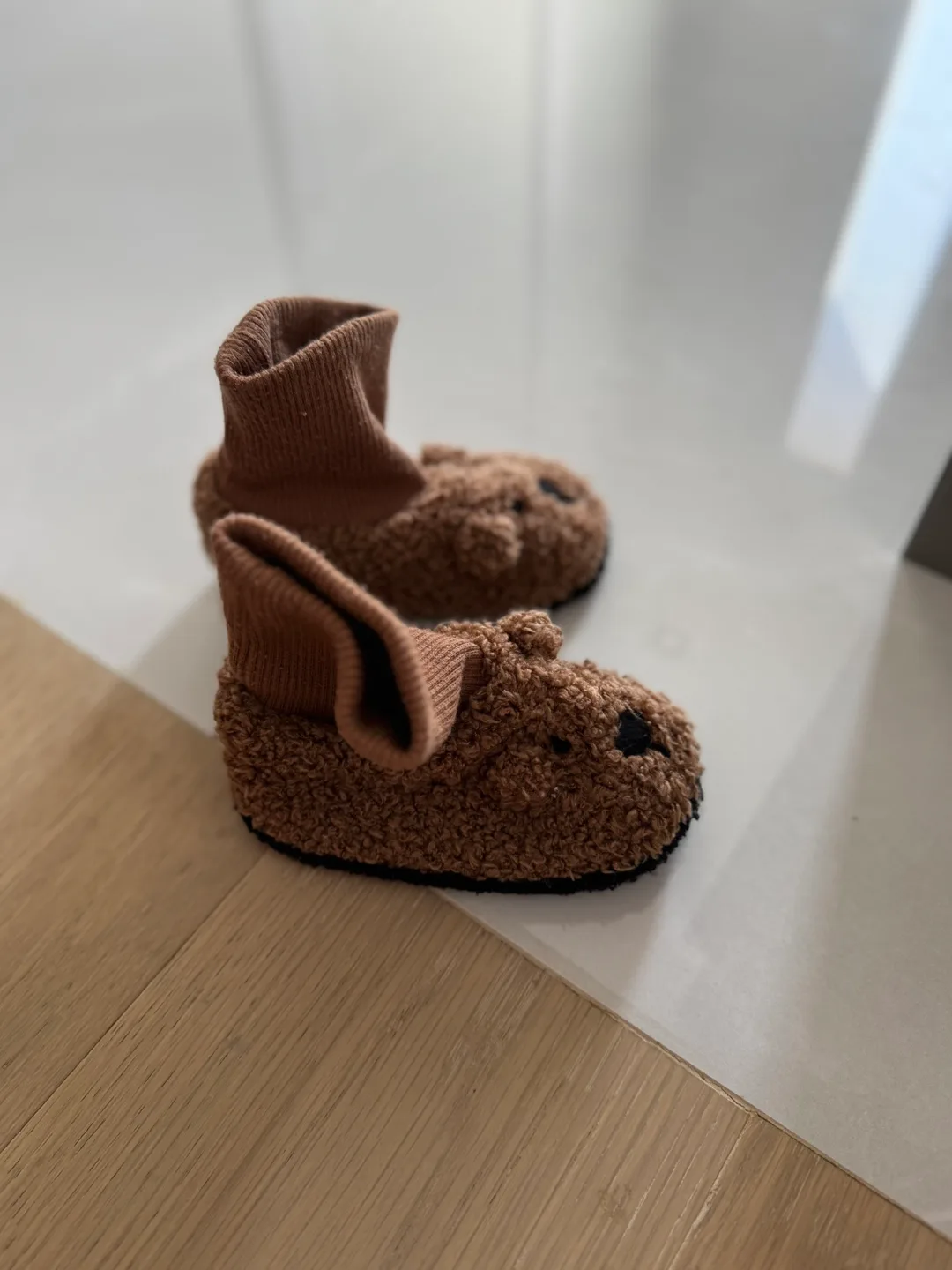 Baby Gap Bear Slippers size 6 image indicator(6)