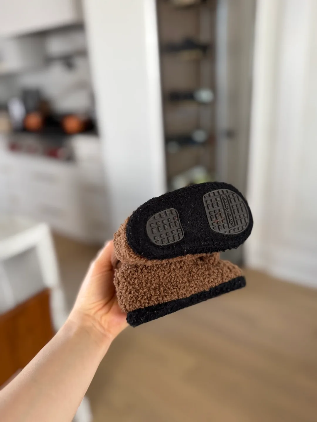 Baby Gap Bear Slippers size 6 image indicator(4)