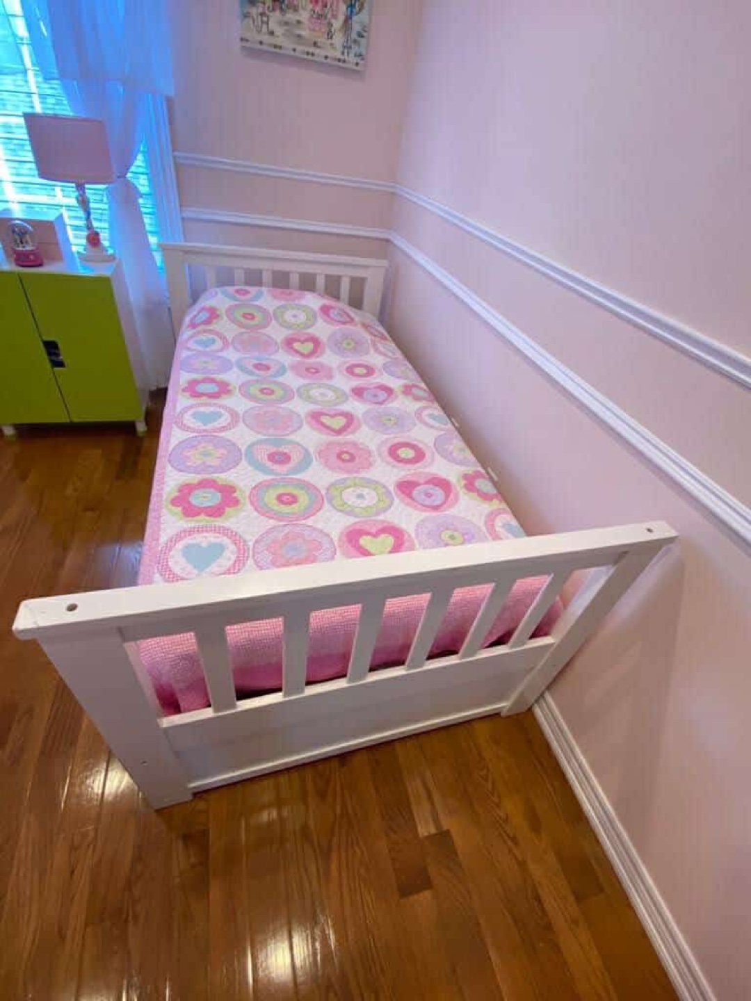 White Twin Daybed with Two Storage Drawers