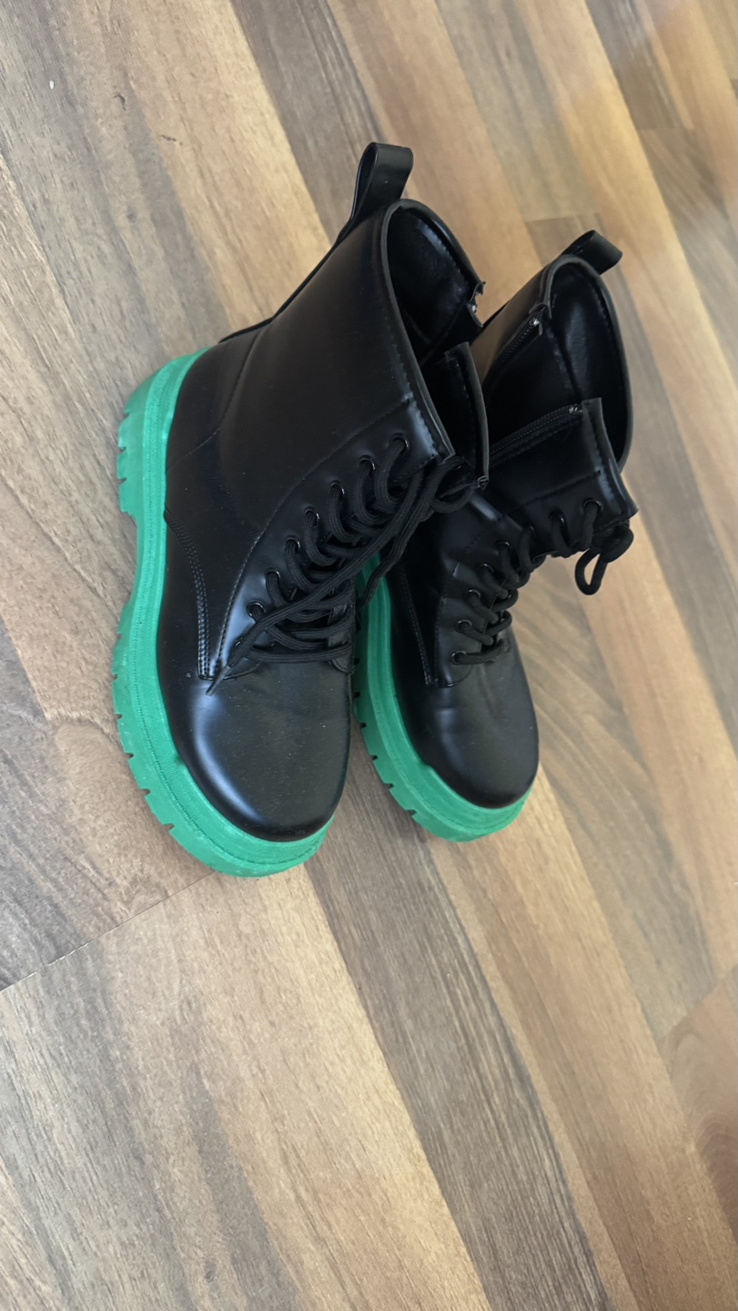 Black and Green Lace-Up Platform Boots - Size 8 - photo 2
