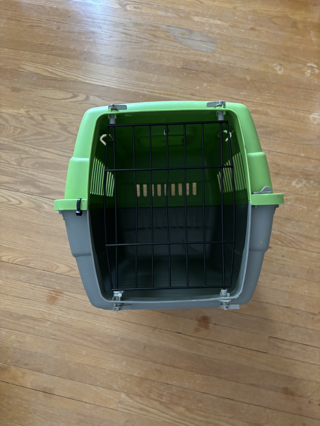 Pet Carrier - Green and Grey Plastic Travel Crate - photo 4