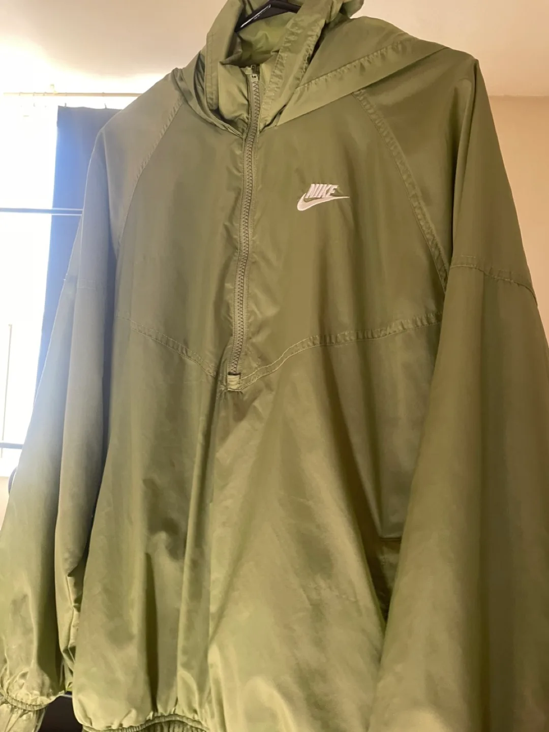 Nike Men's Medium Green Windrunner Jacket thumbnail