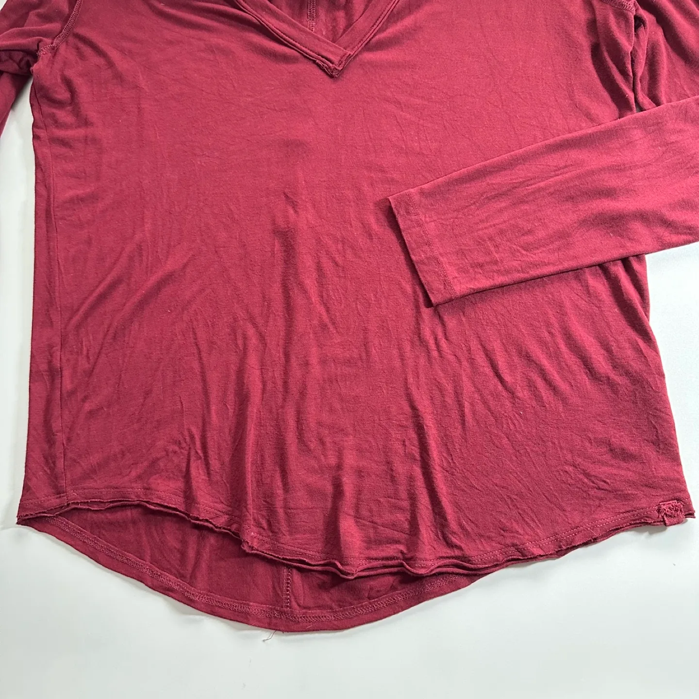 We The Free burgundy V-neck long sleeve shirt Large image indicator(4)