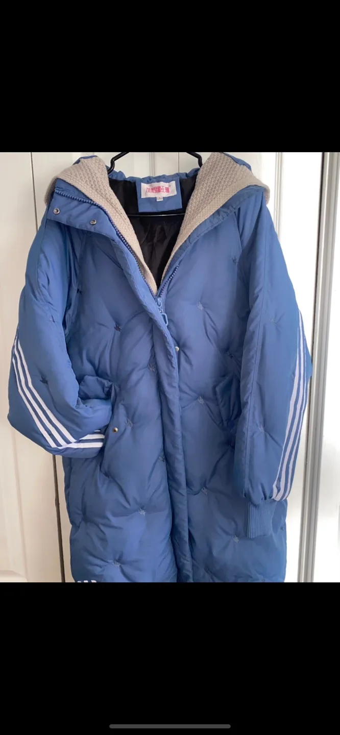 Women's Blue Puffer Jacket with White Stripes image indicator(3)