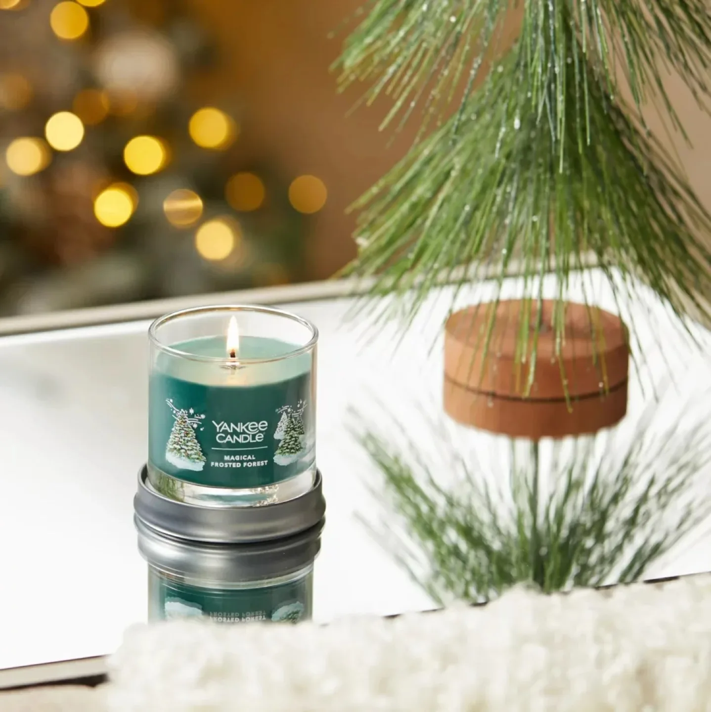 Yankee Candle Magical Frosted Forest Candle image indicator(2)