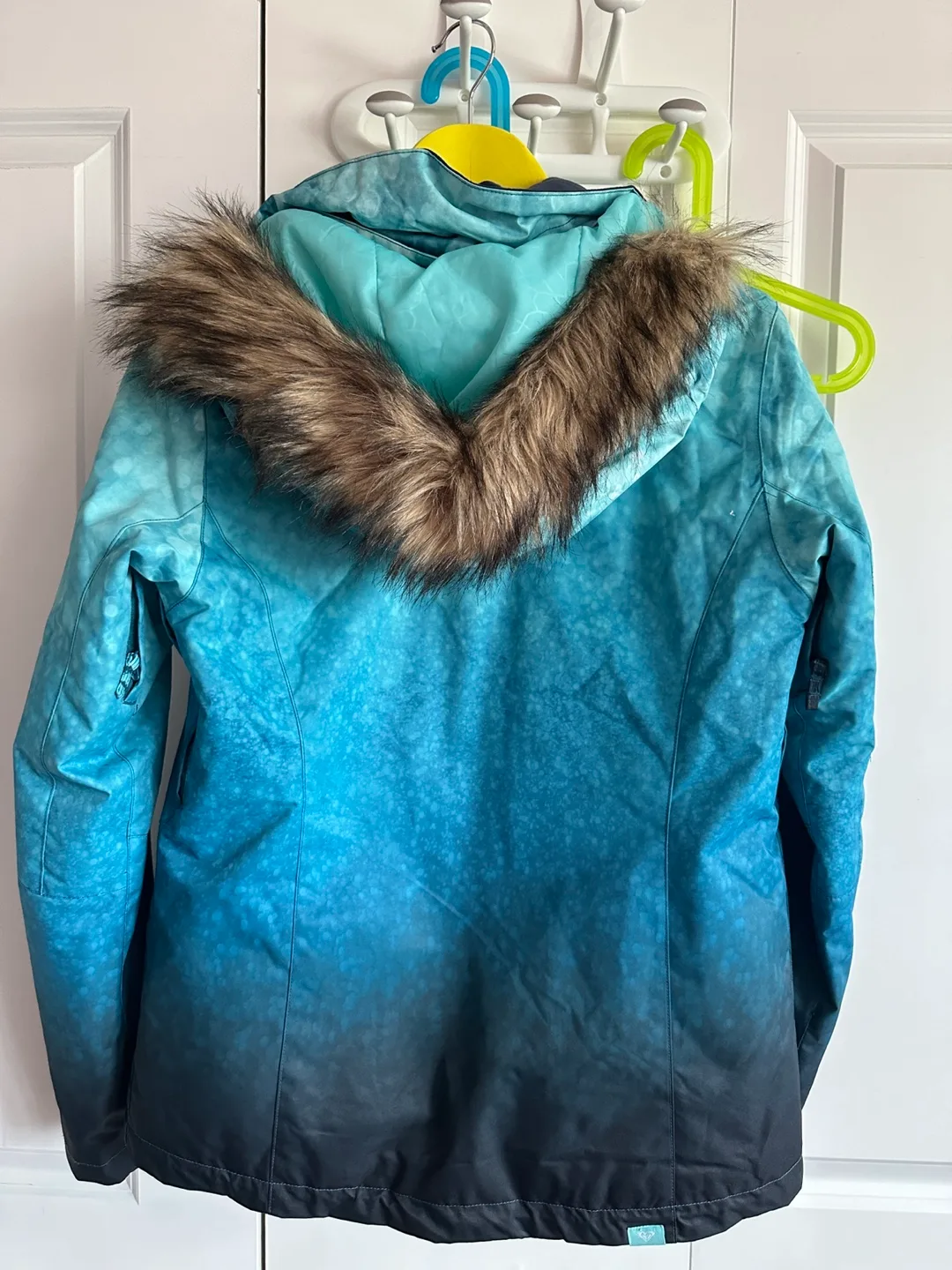 Roxy Women's Snow Jacket - Size Medium image indicator(2)