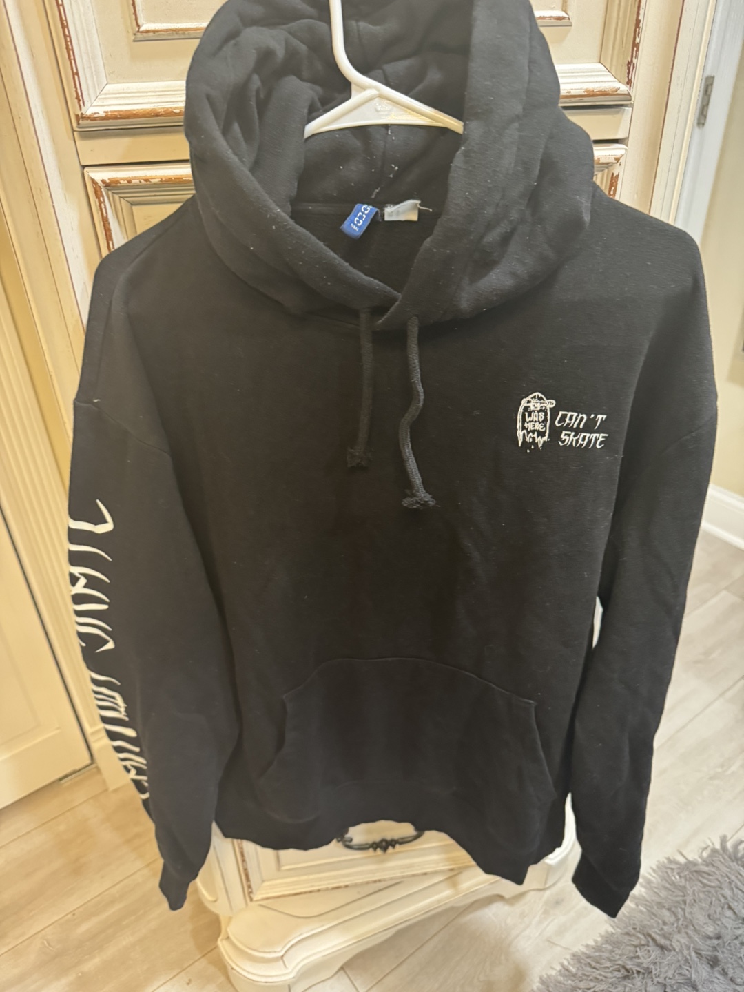 Black H&M Can't Skate Hoodie - photo 2