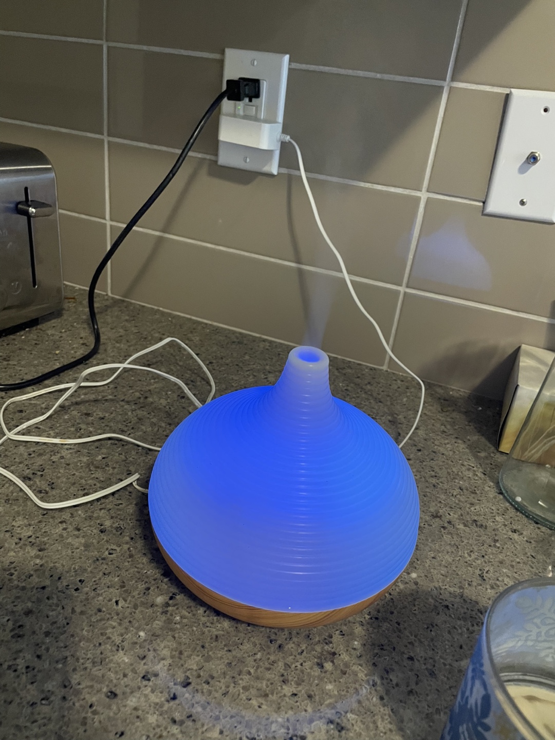Aroma Diffuser with Colour Changing LED Light - photo 4