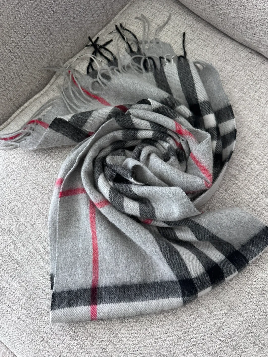 Burberry 100% Cashmere Scarf - Grey and Black Check image indicator(2)