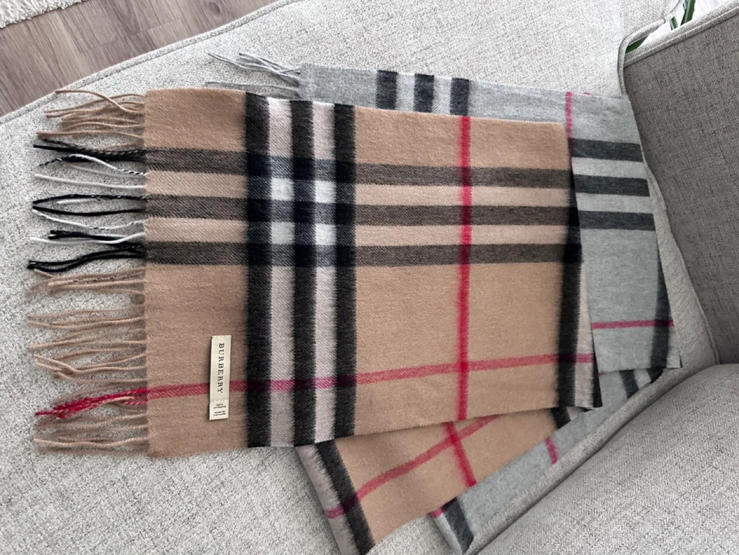 Burberry 100% Cashmere Scarf - Grey and Black Check image indicator(7)