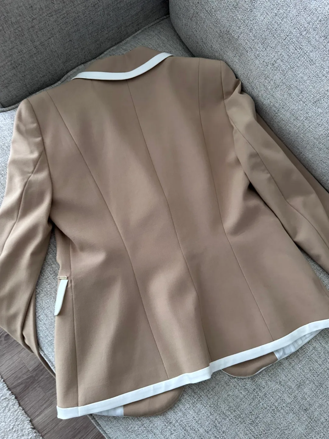 DKNY Taupe Blazer Size 4 image indicator(2)