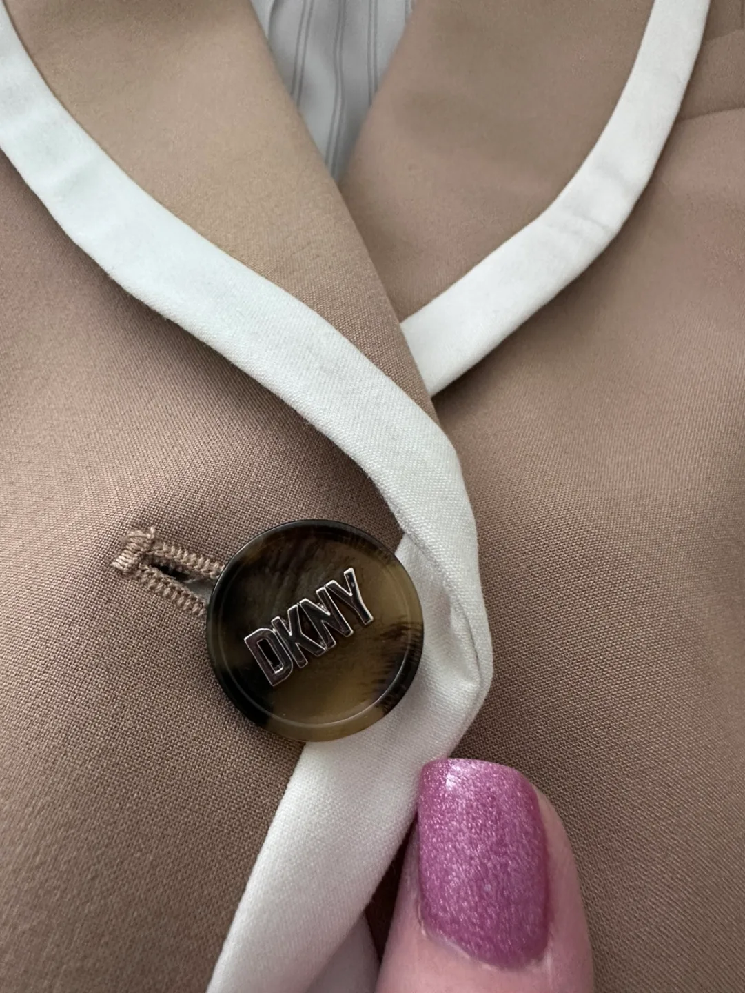 DKNY Taupe Blazer Size 4 image indicator(3)