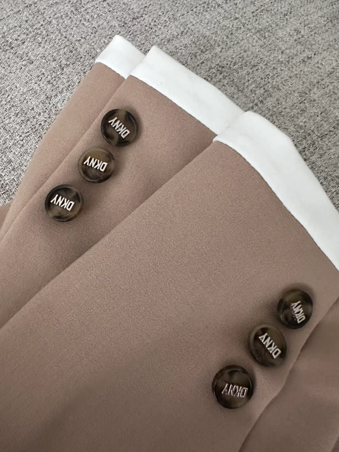 DKNY Taupe Blazer Size 4 image indicator(6)