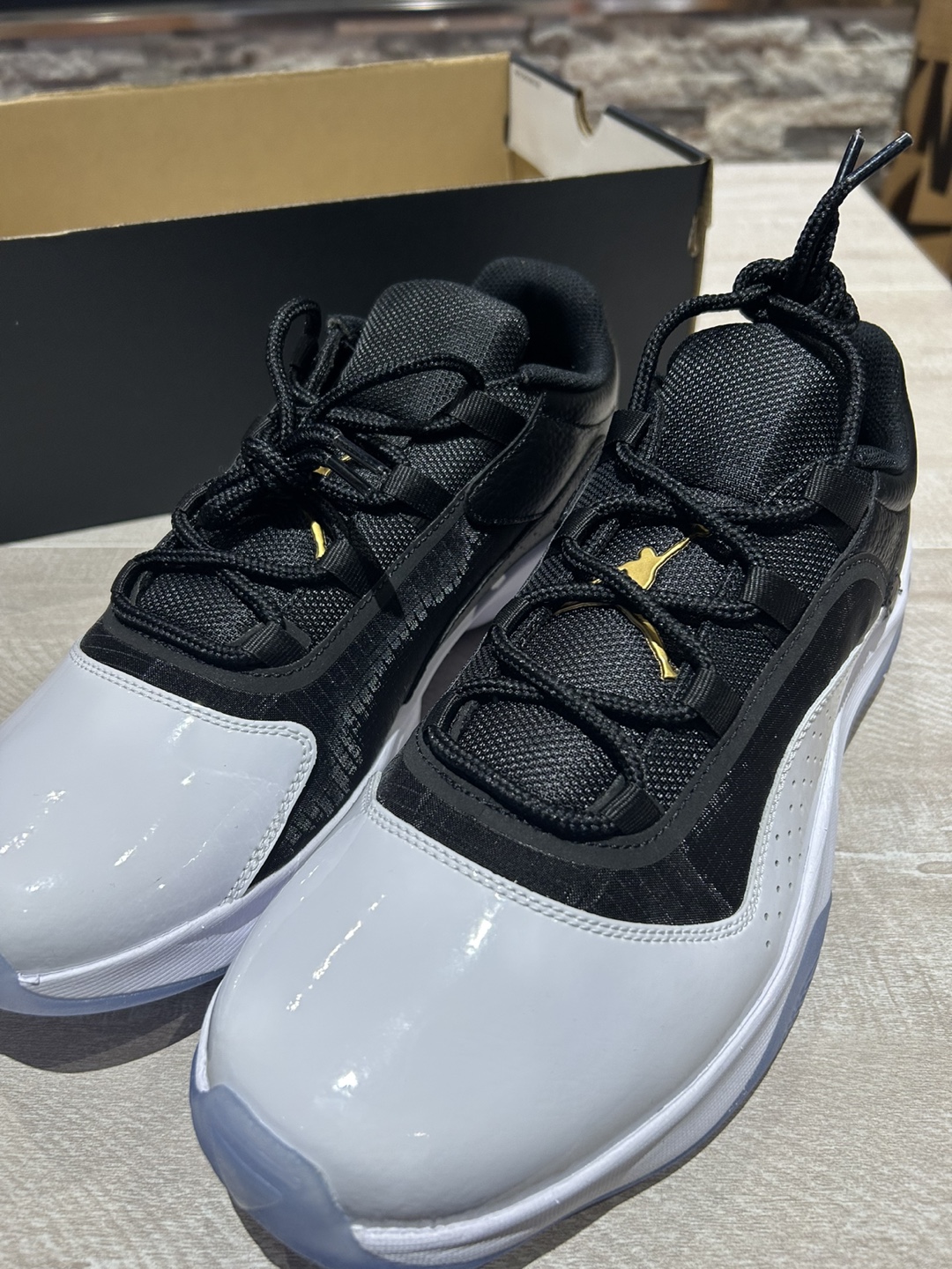 Air Jordan 11 CMFT (NEED GONE ASAP)