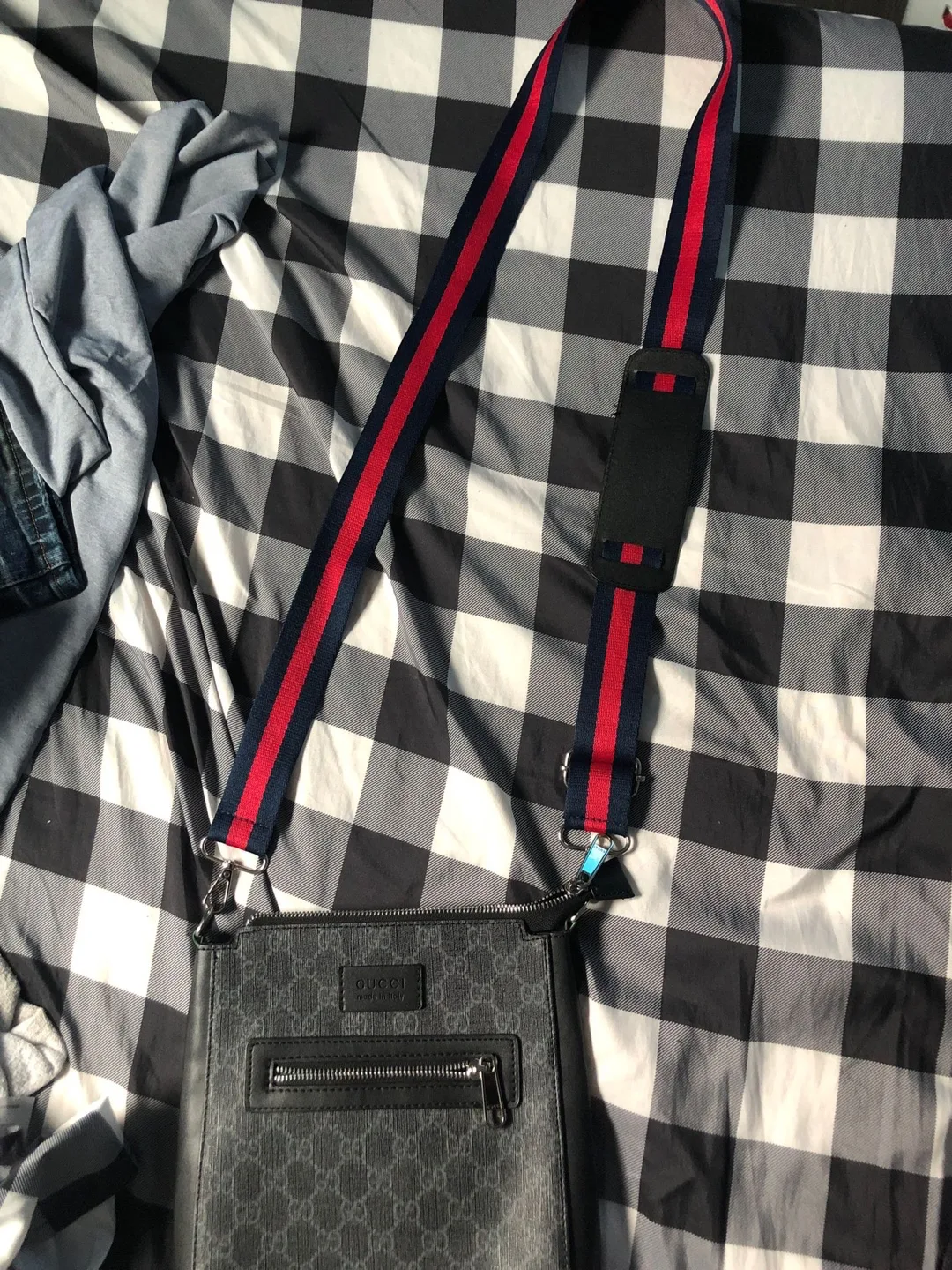Gucci GG Supreme Messenger Bag thumbnail