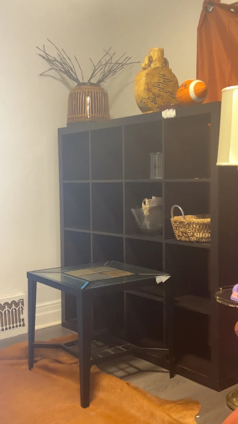 IKEA Kallax 12 cube shelving unit image indicator(2)