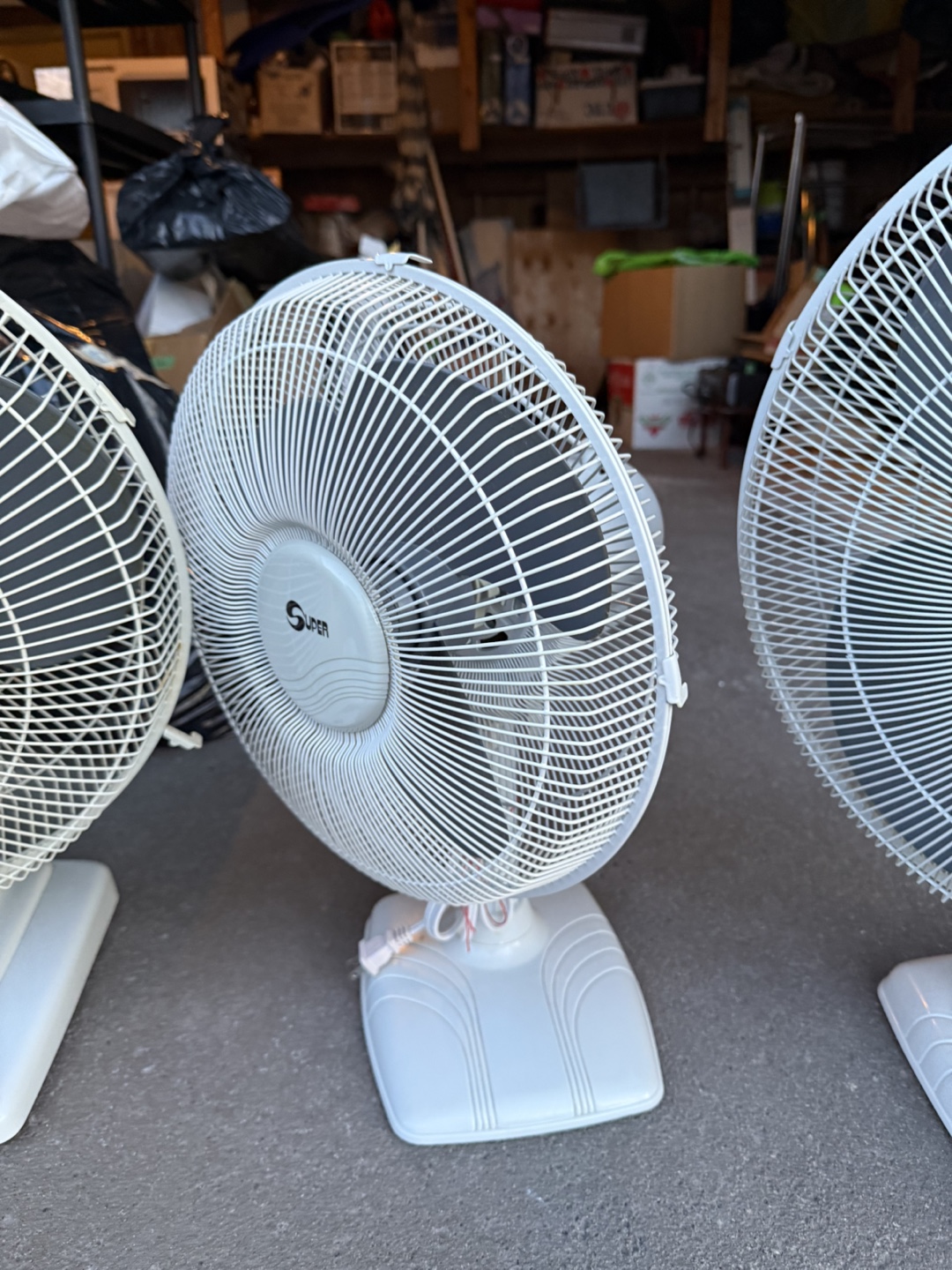 Four Desk Fans Lot - photo 5