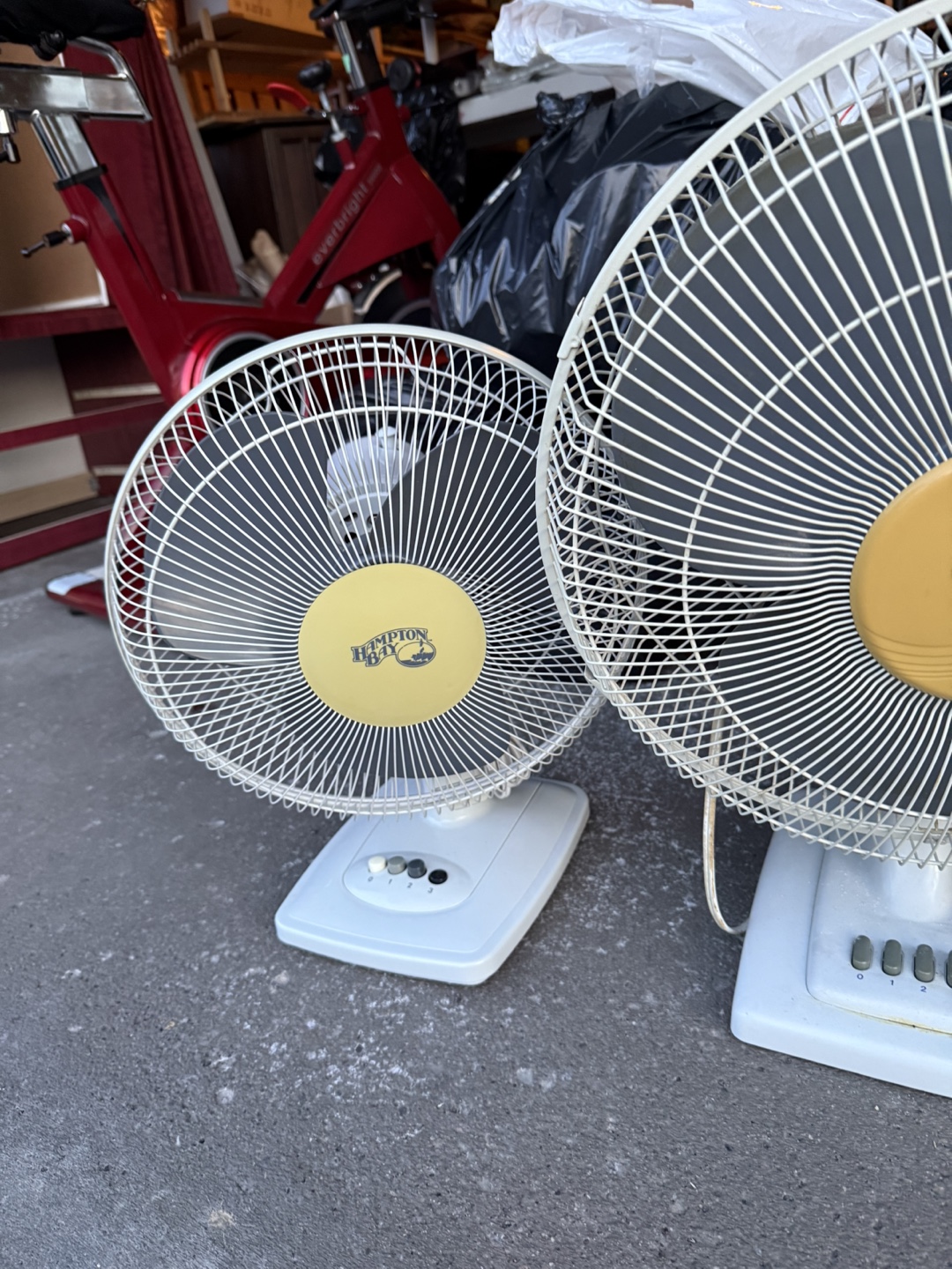 Four Desk Fans Lot - photo 3