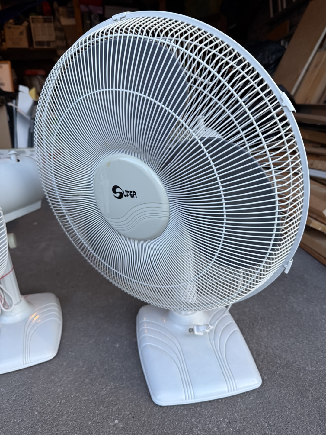 Four Desk Fans Lot - photo 2