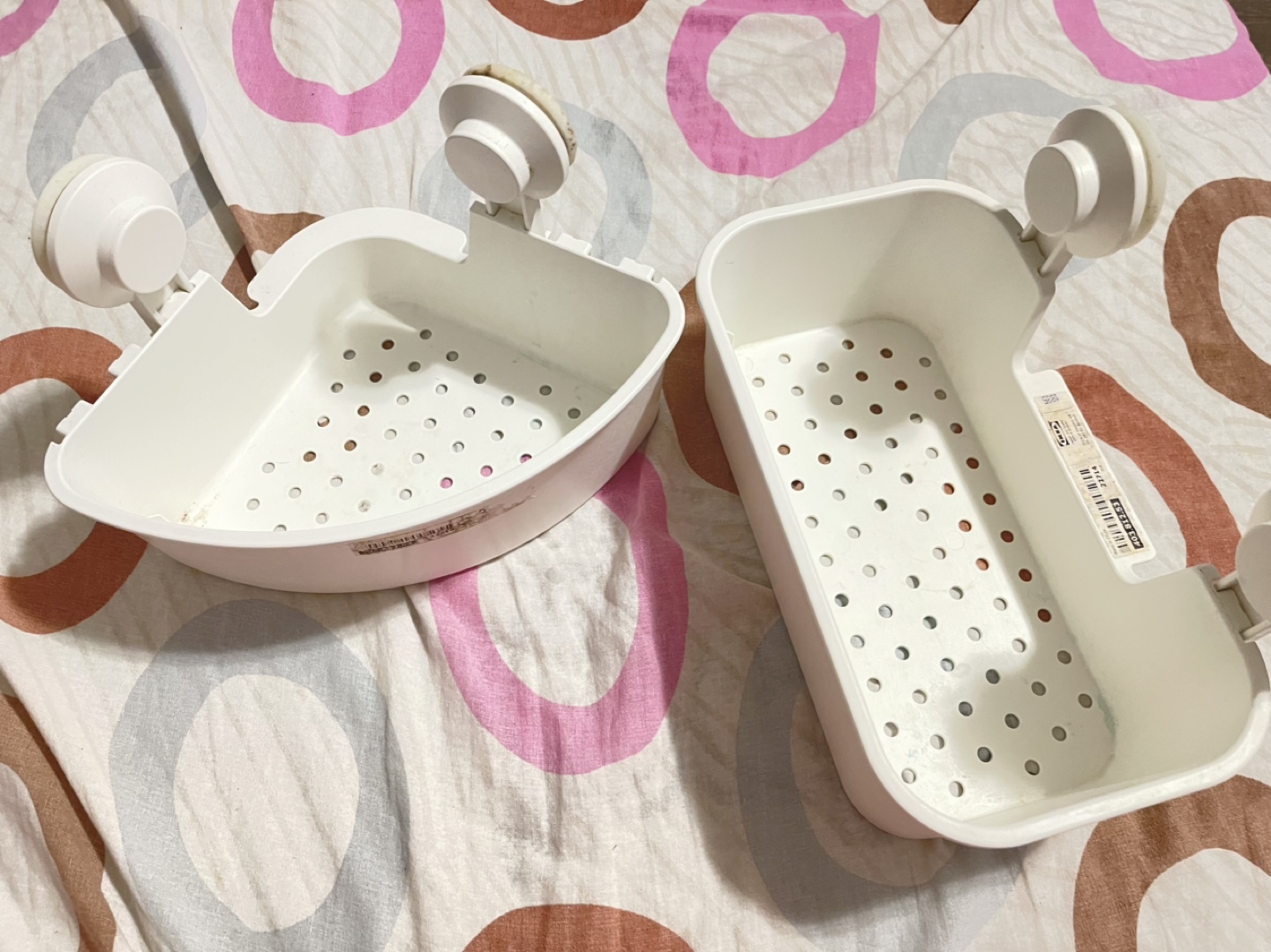 Plastic Bathroom Corner Shelves with Suction Cups #freecycle