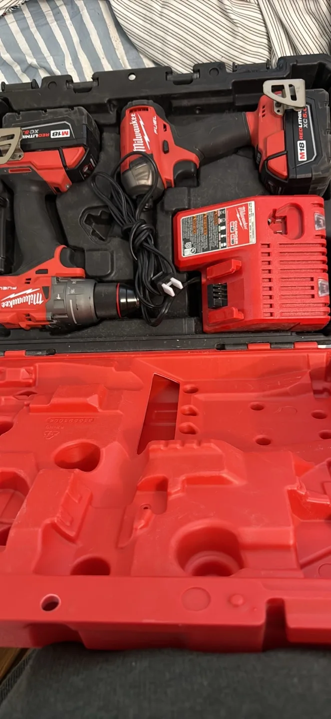 Milwaukee M18 Fuel 2-Tool Combo Kit image indicator(5)