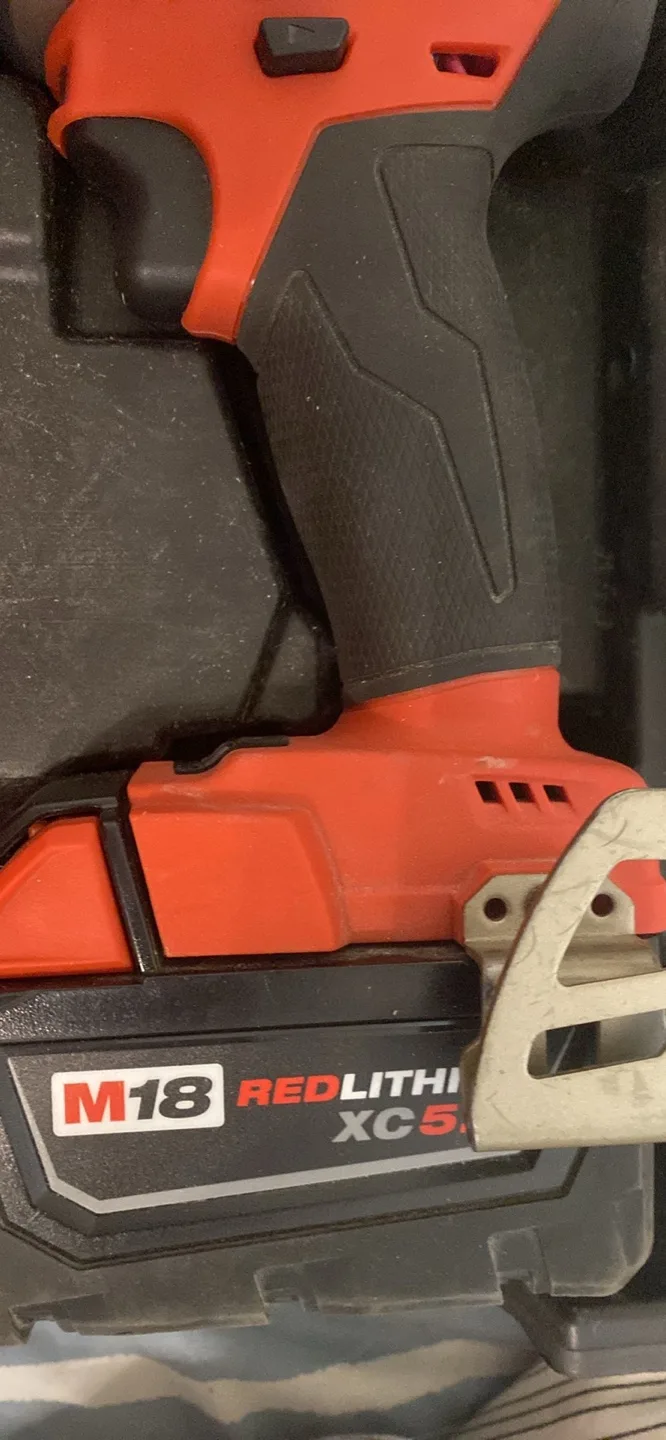 Milwaukee M18 Fuel 2-Tool Combo Kit image indicator(7)