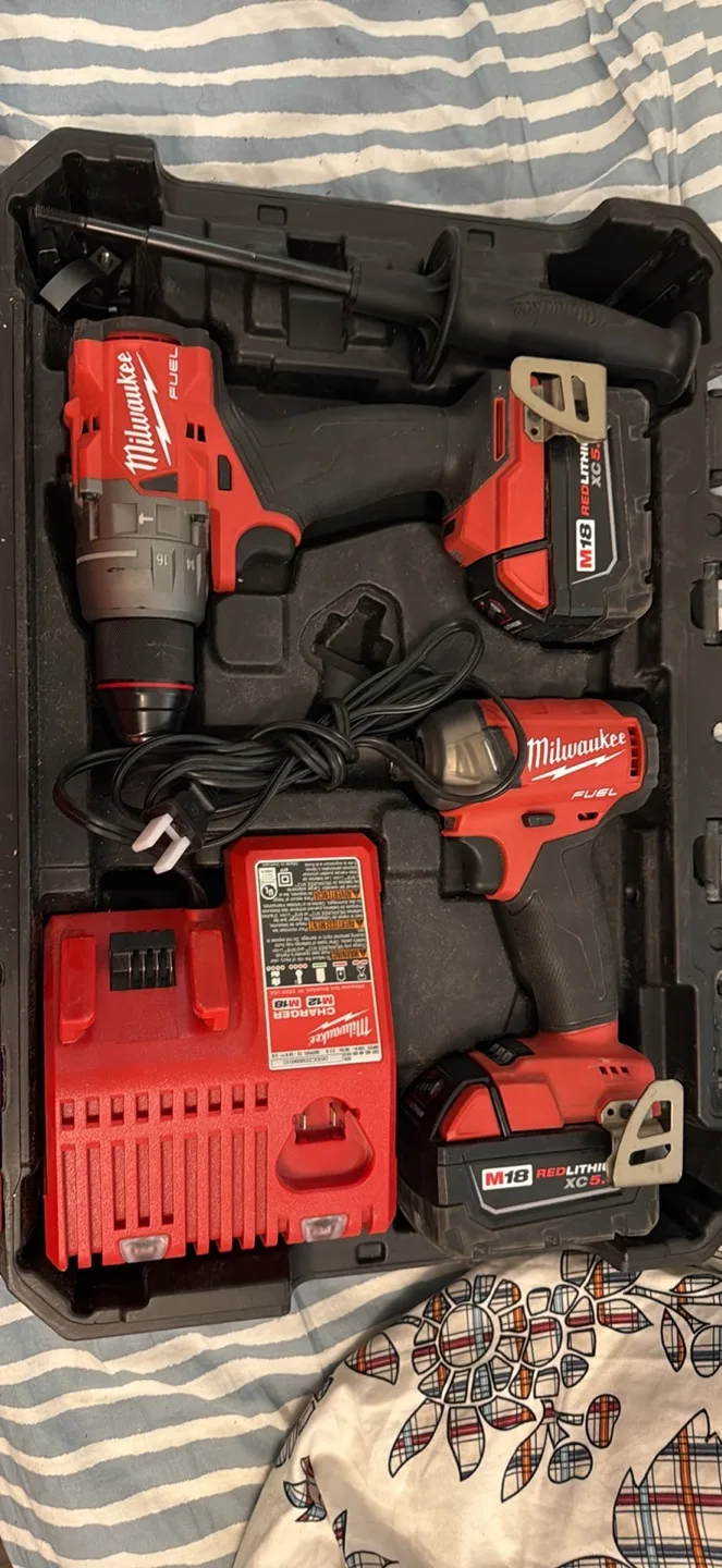 Milwaukee M18 Fuel 2-Tool Combo Kit image indicator(6)