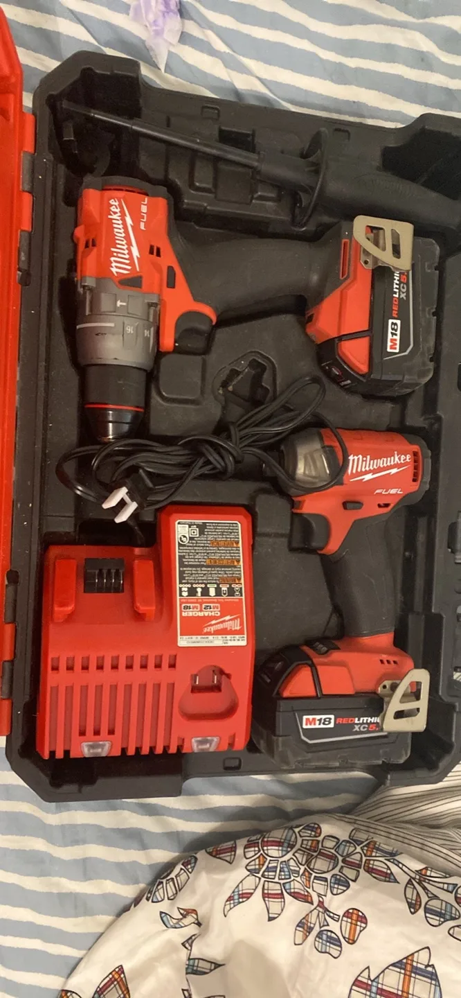 Milwaukee M18 Fuel 2-Tool Combo Kit image indicator(10)
