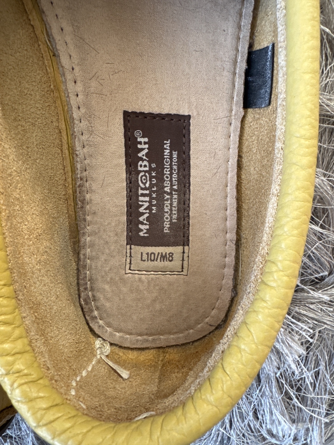 Manitobah Mukluks unisex Yellow Leather Moccasins - Size 8 - photo 2