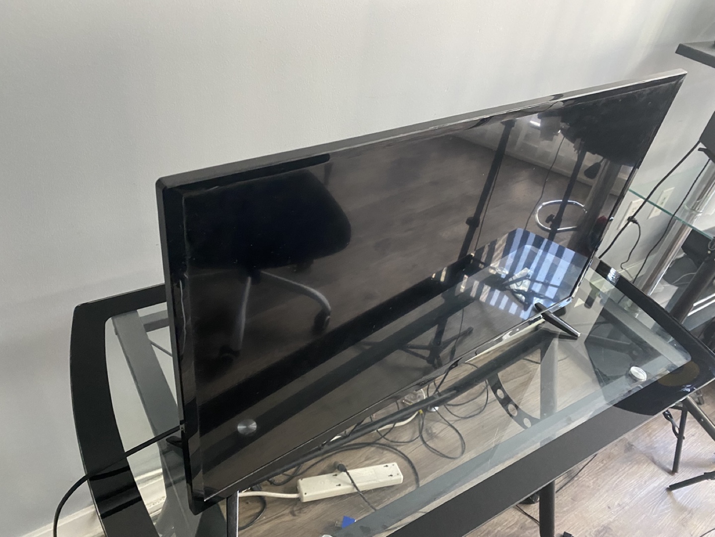 Insignia 32-inch TV
