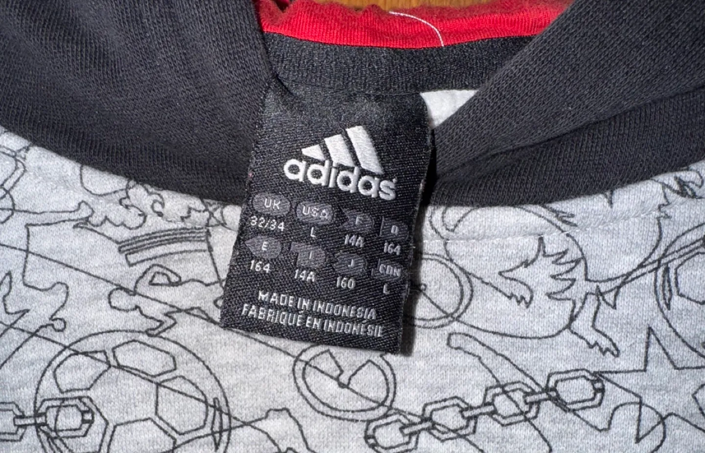 Boys Adidas hoody? Like new, size large image indicator(3)