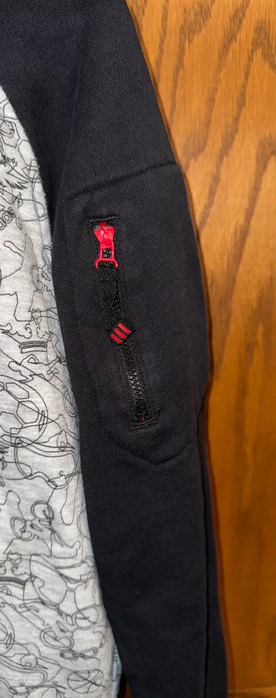 Boys Adidas hoody? Like new, size large image indicator(2)