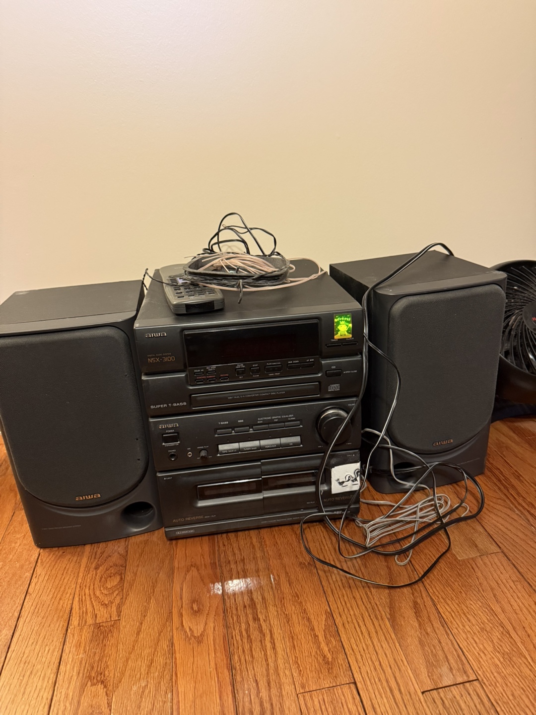 Aiwa NSX-300 Stereo System with Speakers