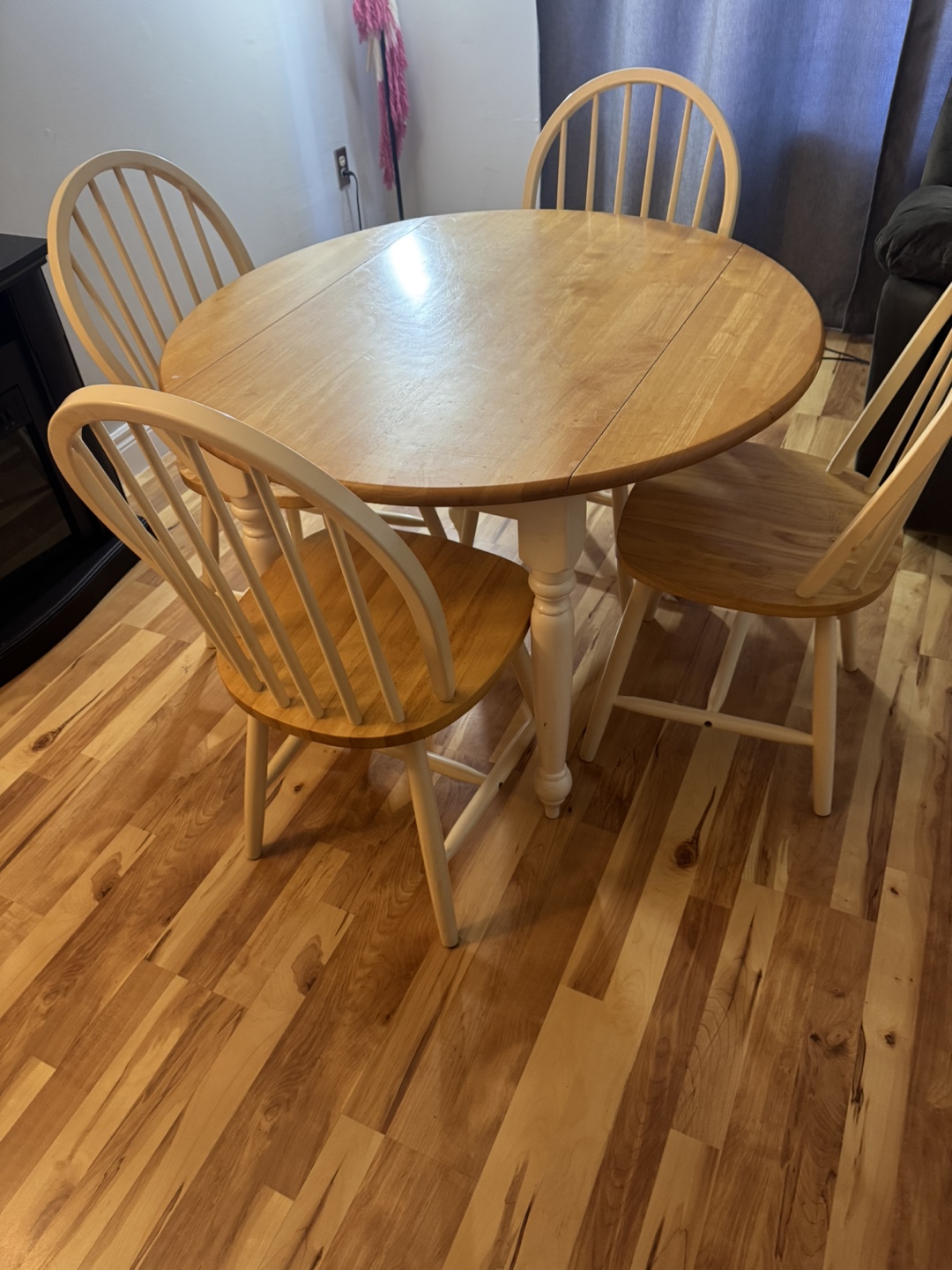 Round Drop Leaf Table and 4 Chairs