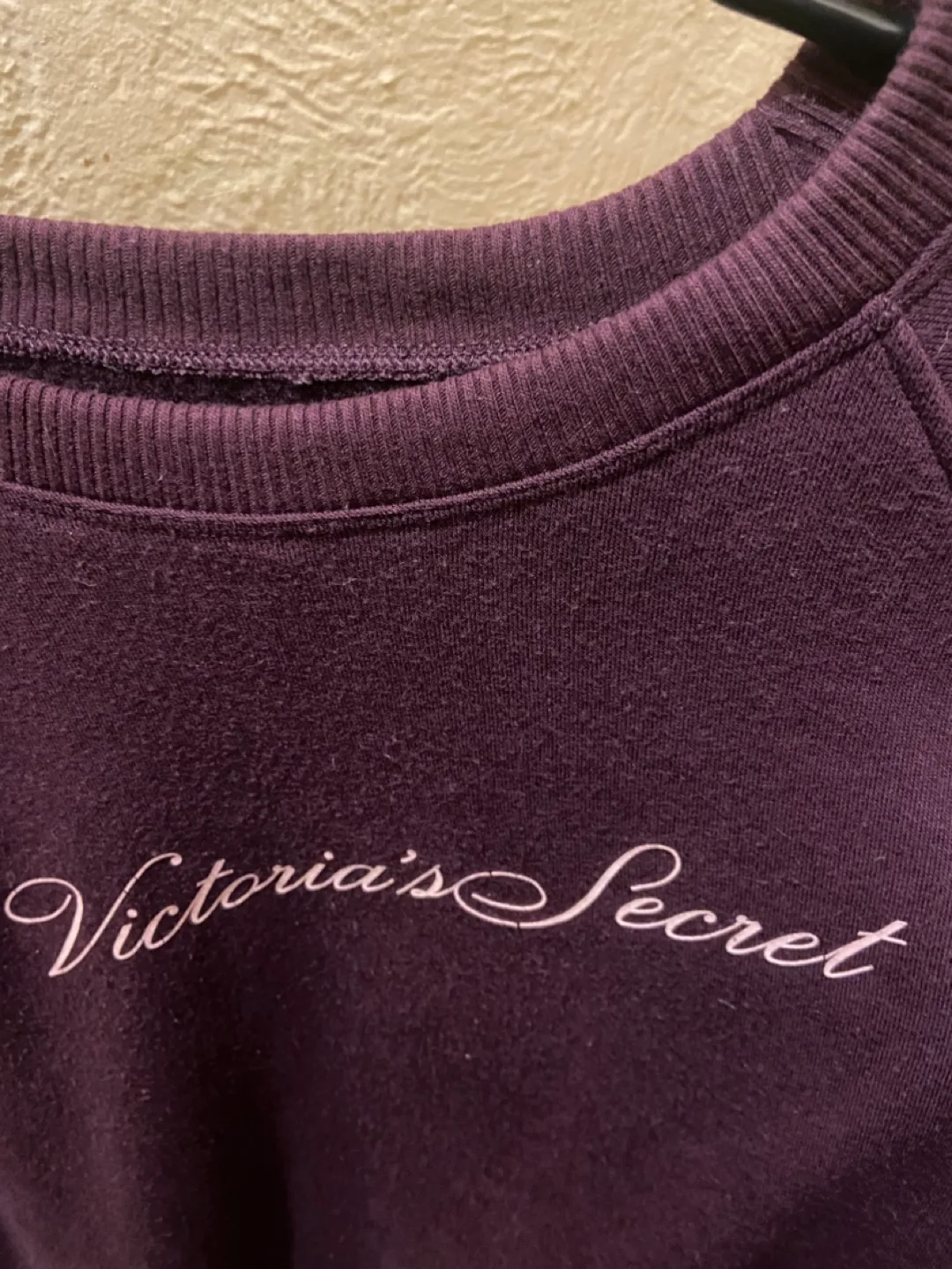 Victoria’s Secret set crew neck sweatshirt & sweatpants  szXS/S image indicator(5)