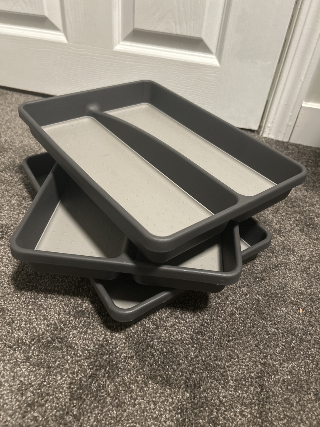 Three grey plastic cutlery trays - photo 2