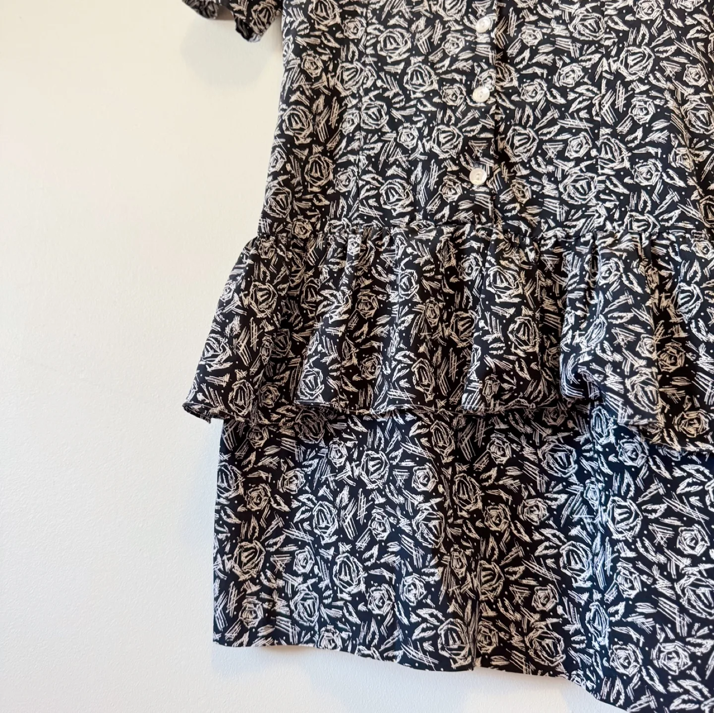 USA Vintage Black Rose Peplum Dress image indicator(2)