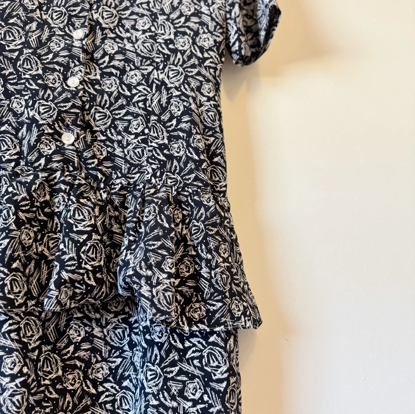 USA Vintage Black Rose Peplum Dress image indicator(4)