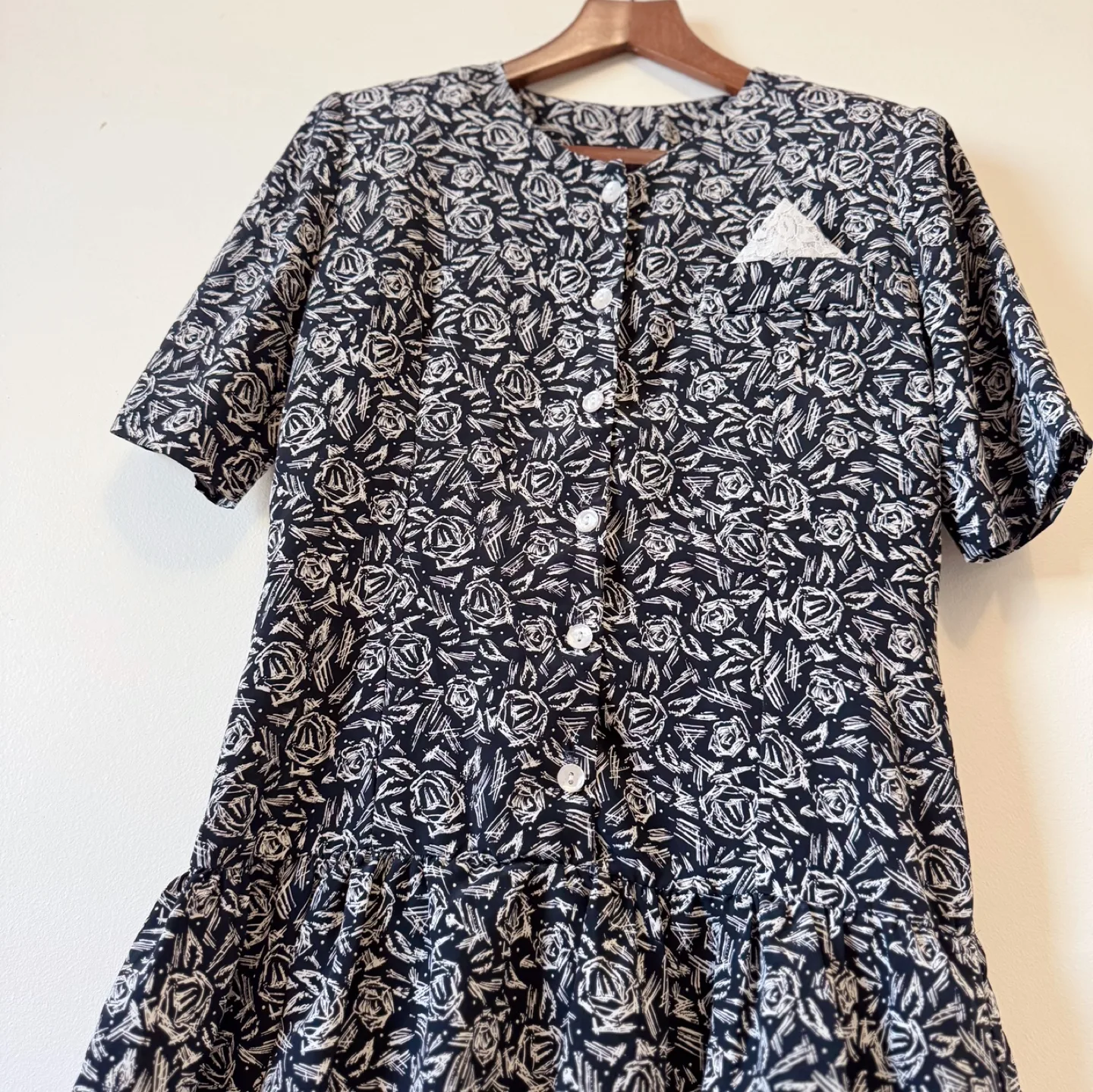 USA Vintage Black Rose Peplum Dress image indicator(3)