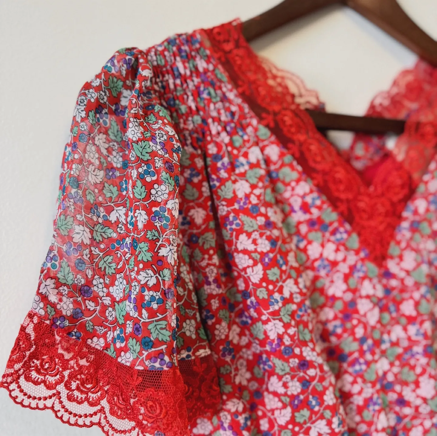 Vintage Red Floral Lace Dress image indicator(8)