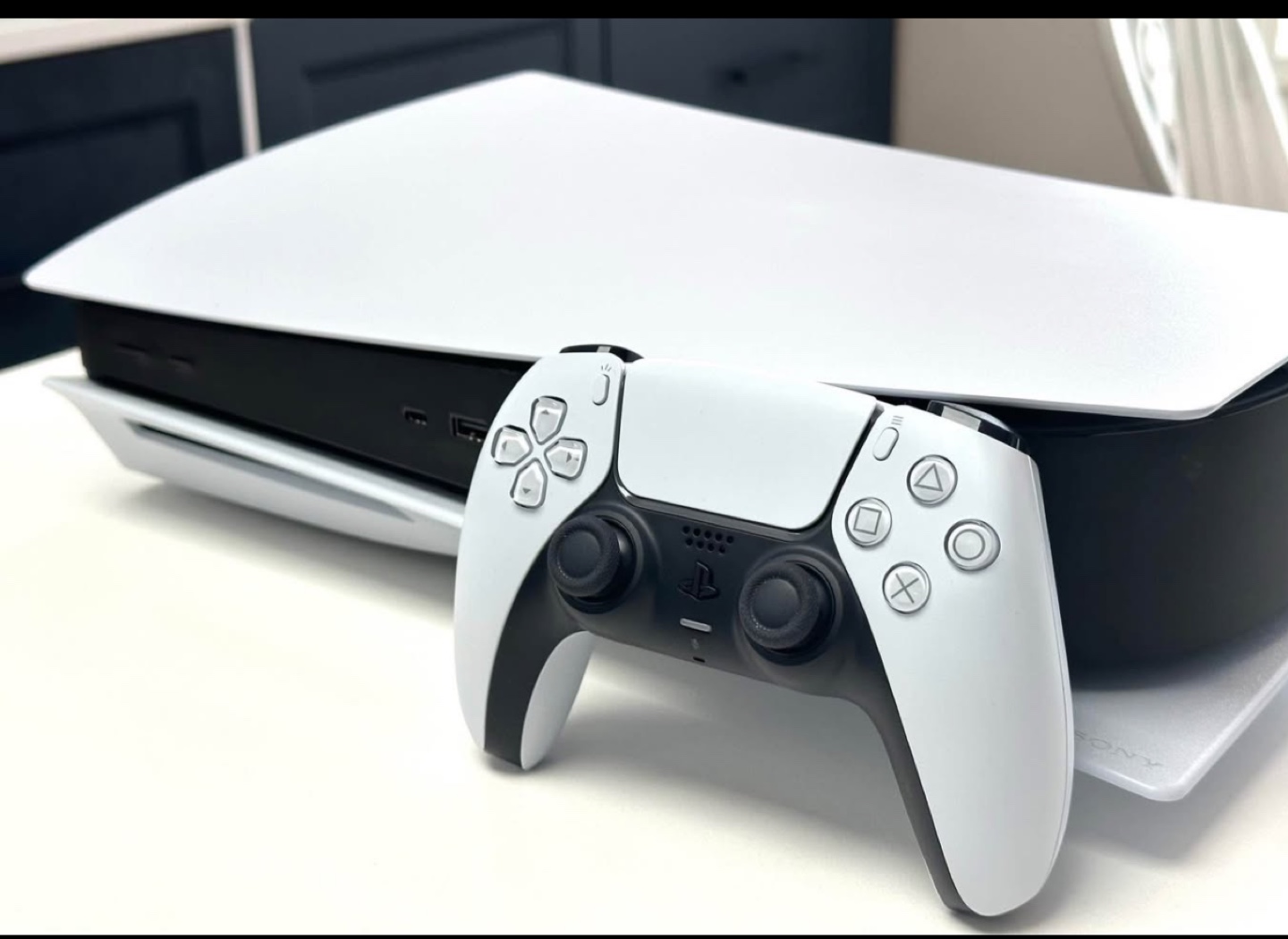 PlayStation 5 Console with controller - photo 2