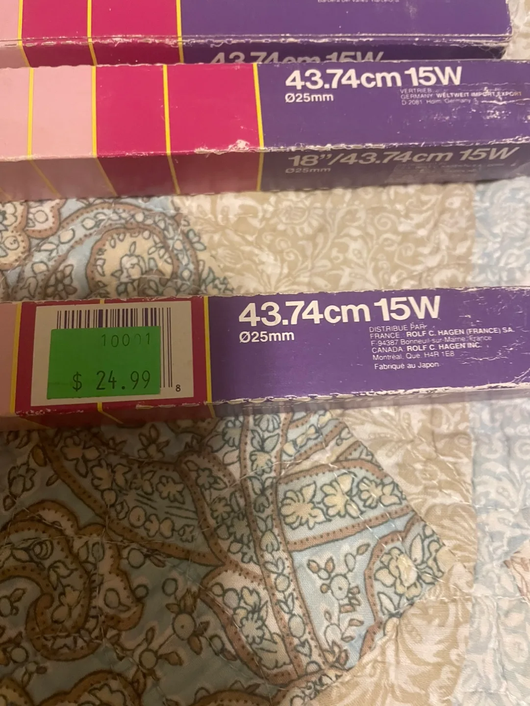 Three LIFE-GLO 43.74cm 15W Aquarium Fluorescent Tubes image indicator(2)