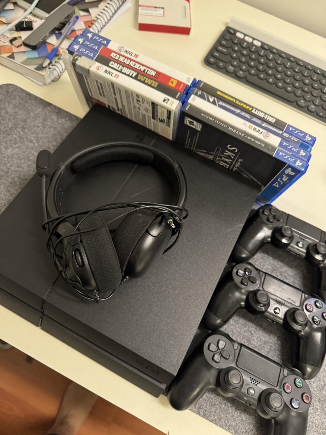 Playstation Bundle PS4 | 3 Controller | 8 Games | Headset