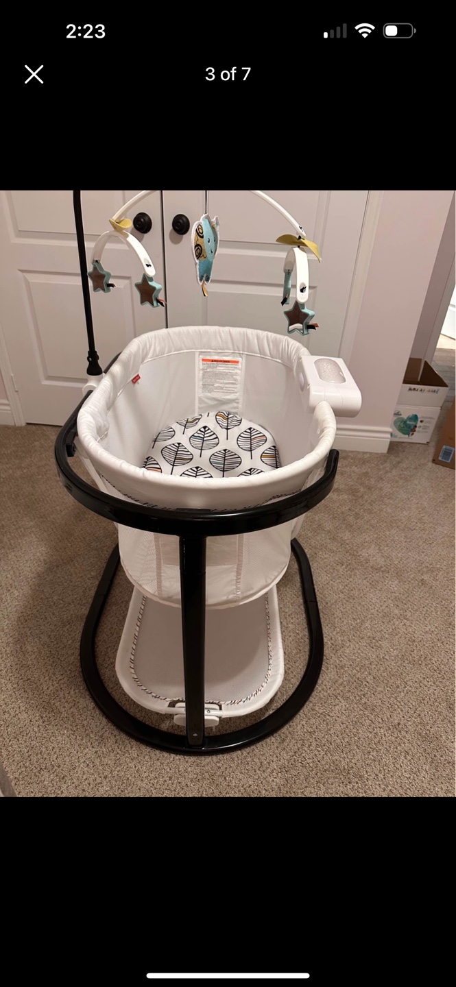 Fisher-Price Soothing Motions Bassinet