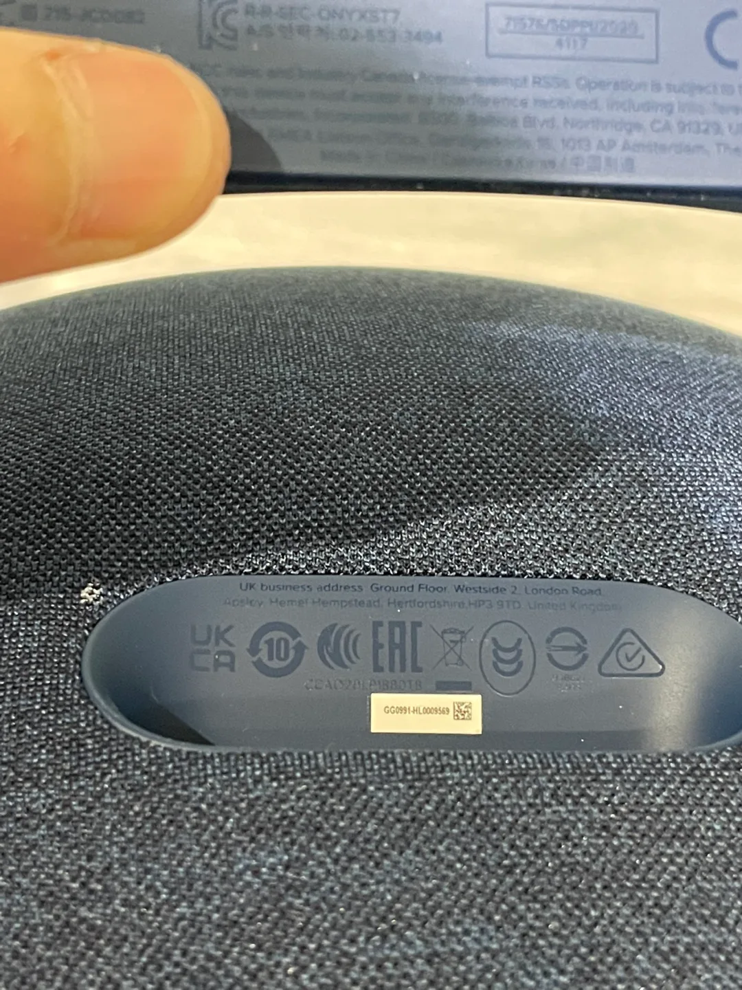 Harman Kardon Onyx Studio 7 Portable Bluetooth Speaker image indicator(4)